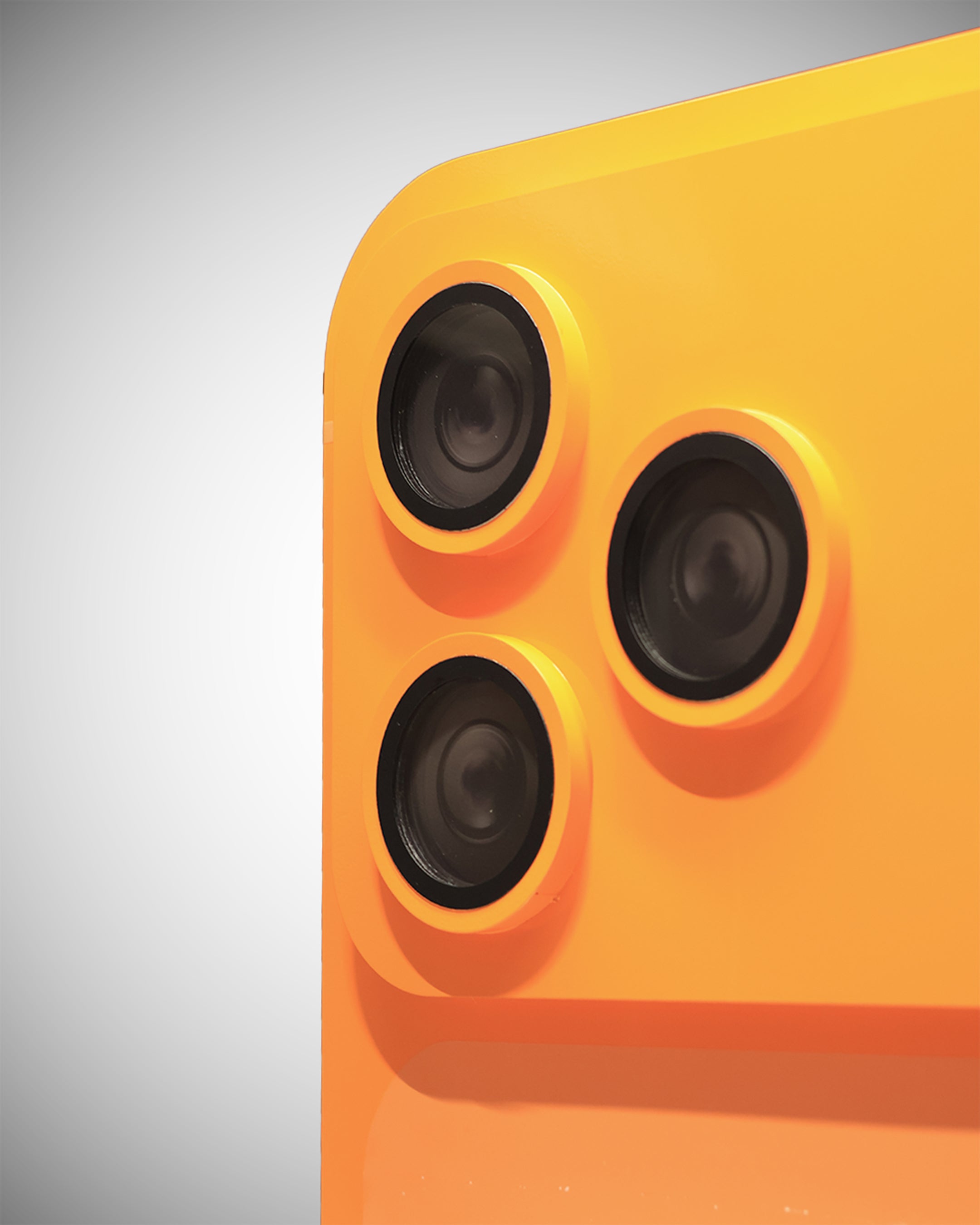 Dev iPhone 17 Pro Max Vitrin Maketi, Krom Metal Heykel, Lüks Mağaza ve Teknoloji Mağazası Vitrin Dekoru, Dev Telefon Display Standı