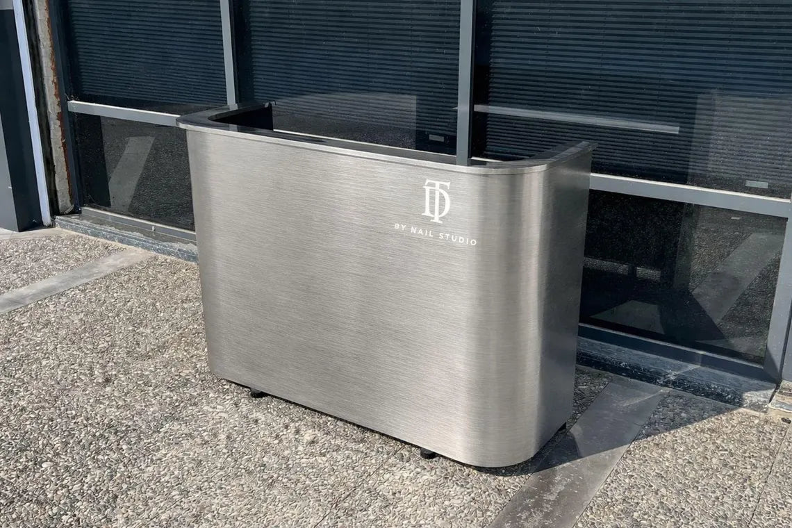 Özel Üretim Aynalı Paslanmaz Çelik Resepsiyon Bankosu, Krom Metal Karşılama Masası – Ofis, Salon ve Mağazalar İçin Modern Lüks Resepsiyon Desk’i